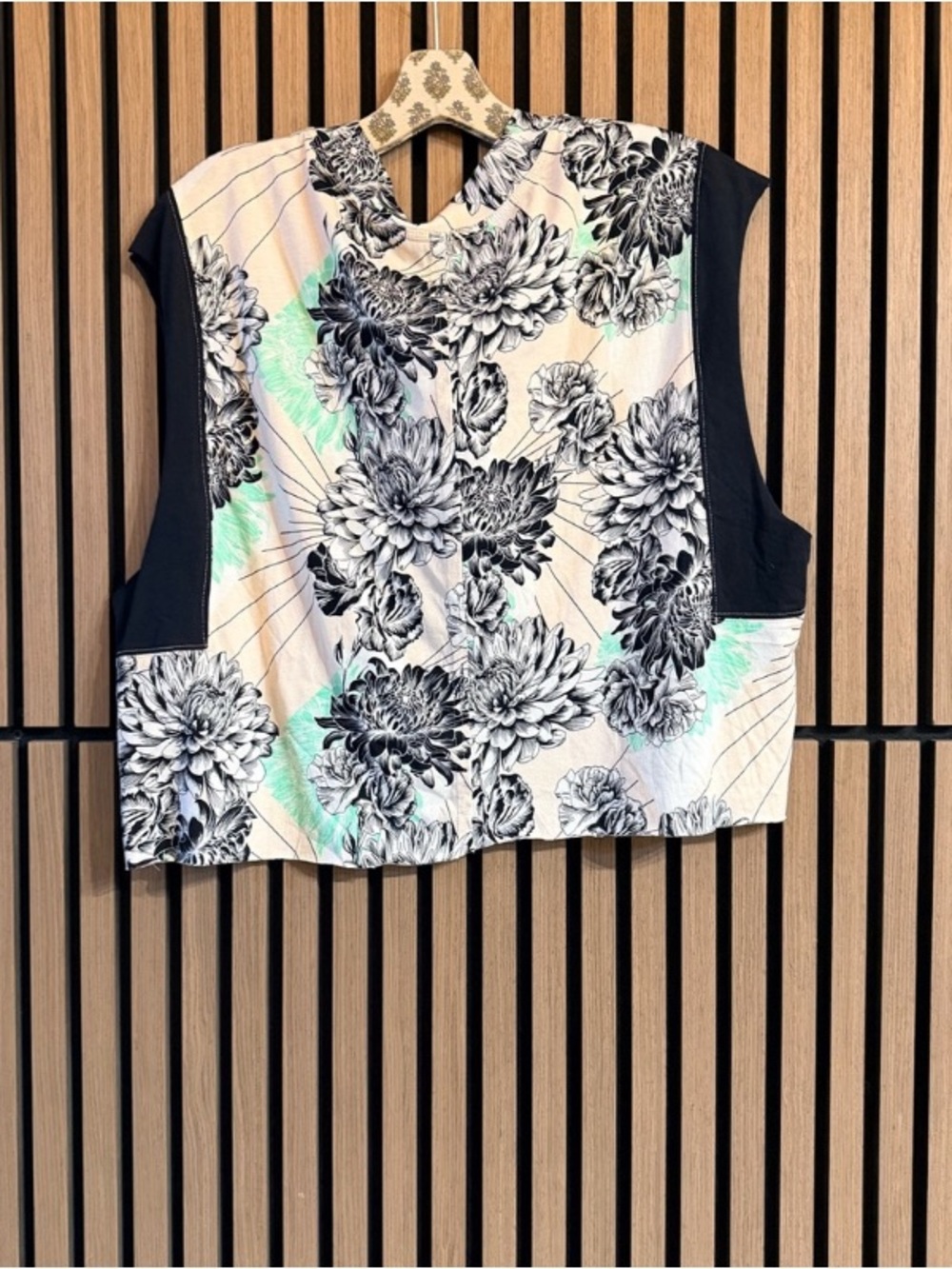 Floral Print Sleeveless Tank Top in Black, Cream & Mint